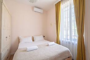 Niabi 3BDR Villa with pool
