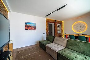 Niabi 3BDR Villa with pool