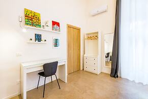 Art Apartment by Napoliapartments