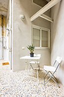 Art Apartment by Napoliapartments