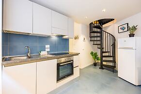 Art Apartment by Napoliapartments