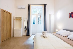Art Apartment by Napoliapartments