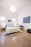 Art Apartment by Napoliapartments