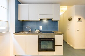Art Apartment by Napoliapartments
