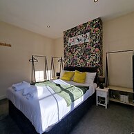 2-Bedroom with Free Parking in Coventry