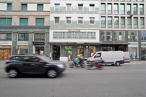 Corso Venezia - Elegant 1 BR apt With Shared Rooftop Terrace in the He