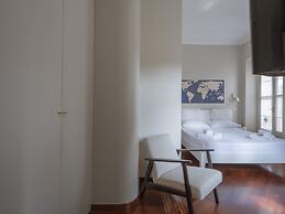 Corso Venezia - Elegant 1 BR apt With Shared Rooftop Terrace in the He