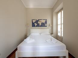 Corso Venezia - Elegant 1 BR apt With Shared Rooftop Terrace in the He