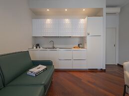 Corso Venezia - Elegant 1 BR apt With Shared Rooftop Terrace in the He