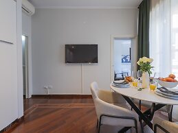Corso Venezia - Elegant 1 BR apt With Shared Rooftop Terrace in the He