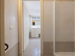 Corso Venezia - Elegant 1 BR apt With Shared Rooftop Terrace in the He
