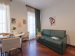 Corso Venezia - Elegant 1 BR apt With Shared Rooftop Terrace in the He