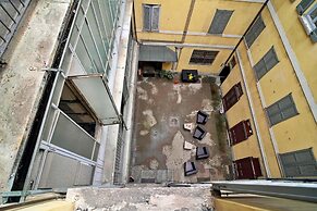 Corso Venezia - Elegant 1 BR apt With Shared Rooftop Terrace in the He