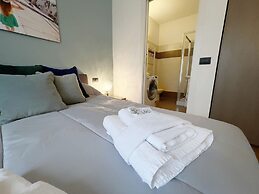 Candiani Building - Bright Spacious 1 BR w Balcony in Bovisa