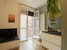 Candiani Building - Bright Spacious 1 BR w Balcony in Bovisa