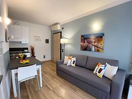 Candiani Building - Bright Spacious 1 BR w Balcony in Bovisa