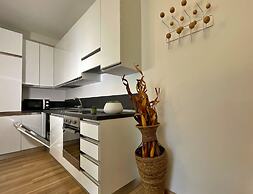 Candiani Building - Bright Spacious 1 BR w Balcony in Bovisa