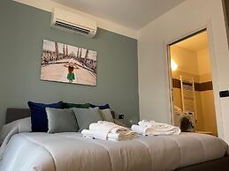 Candiani Building - Bright Spacious 1 BR w Balcony in Bovisa