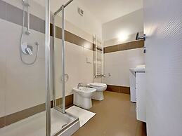 Candiani Building - Bright Spacious 1 BR w Balcony in Bovisa