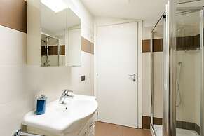 Candiani Building - Elegant 2-level Apartment With 3 Bedrooms