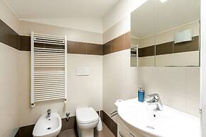 Candiani Building - Elegant 2-level Apartment With 3 Bedrooms