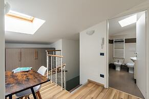 Candiani Building - Elegant 2-level Apartment With 3 Bedrooms