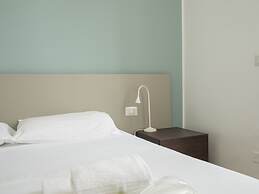 Spinoza - Modern 1 br With Balcony Steps From Piola