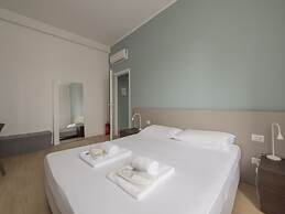 Spinoza - Modern 1 br With Balcony Steps From Piola