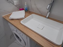 Varanini - Modern 1 bdr Apartment Loreto Area