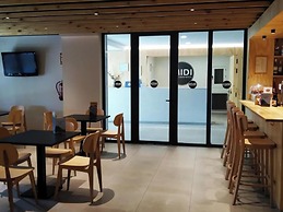 Apartamentos Midi 3000