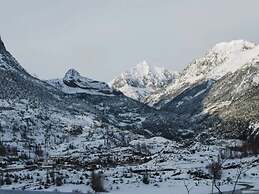 Apartamentos Midi 3000