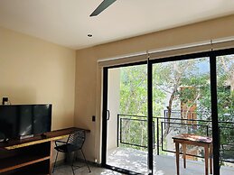 Private Balcony Jungle View Studio S21