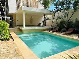 Private Balcony Jungle View Studio S21