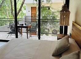 Private Balcony Jungle View Studio S21
