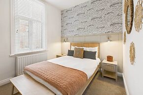 Host Stay Surf Jewel