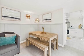 Host Stay Surf Jewel