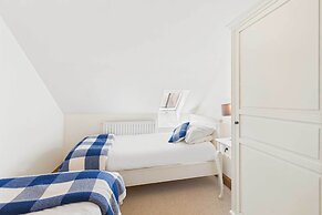 Host Stay Dolphin Dream