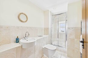 Host Stay Dolphin Dream