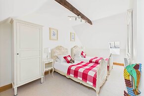 Host Stay Dolphin Dream