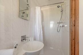 Host Stay Meadow Way