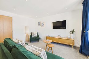 Host Stay Cringle Cottage