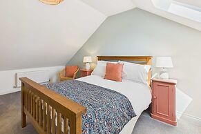 Host Stay Cringle Cottage
