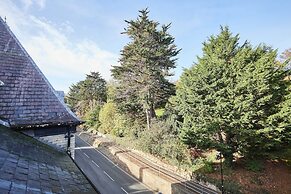 Host Stay Ross View Attic Apartment