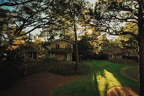 Pine Needles Lodge & Golf Club