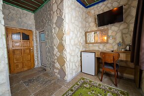Crazy Horse Hotel