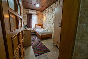 Crazy Horse Hotel