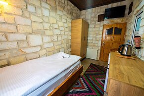 Crazy Horse Hotel