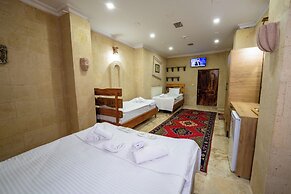 Crazy Horse Hotel