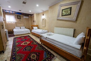 Crazy Horse Hotel