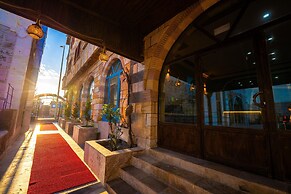 Crazy Horse Hotel